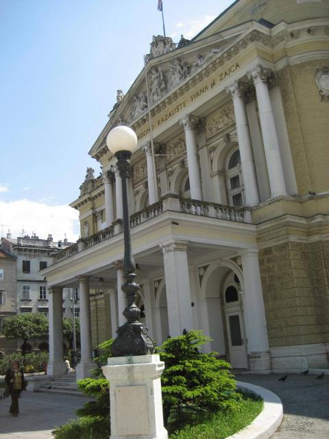 kazalište rijeka.jpg