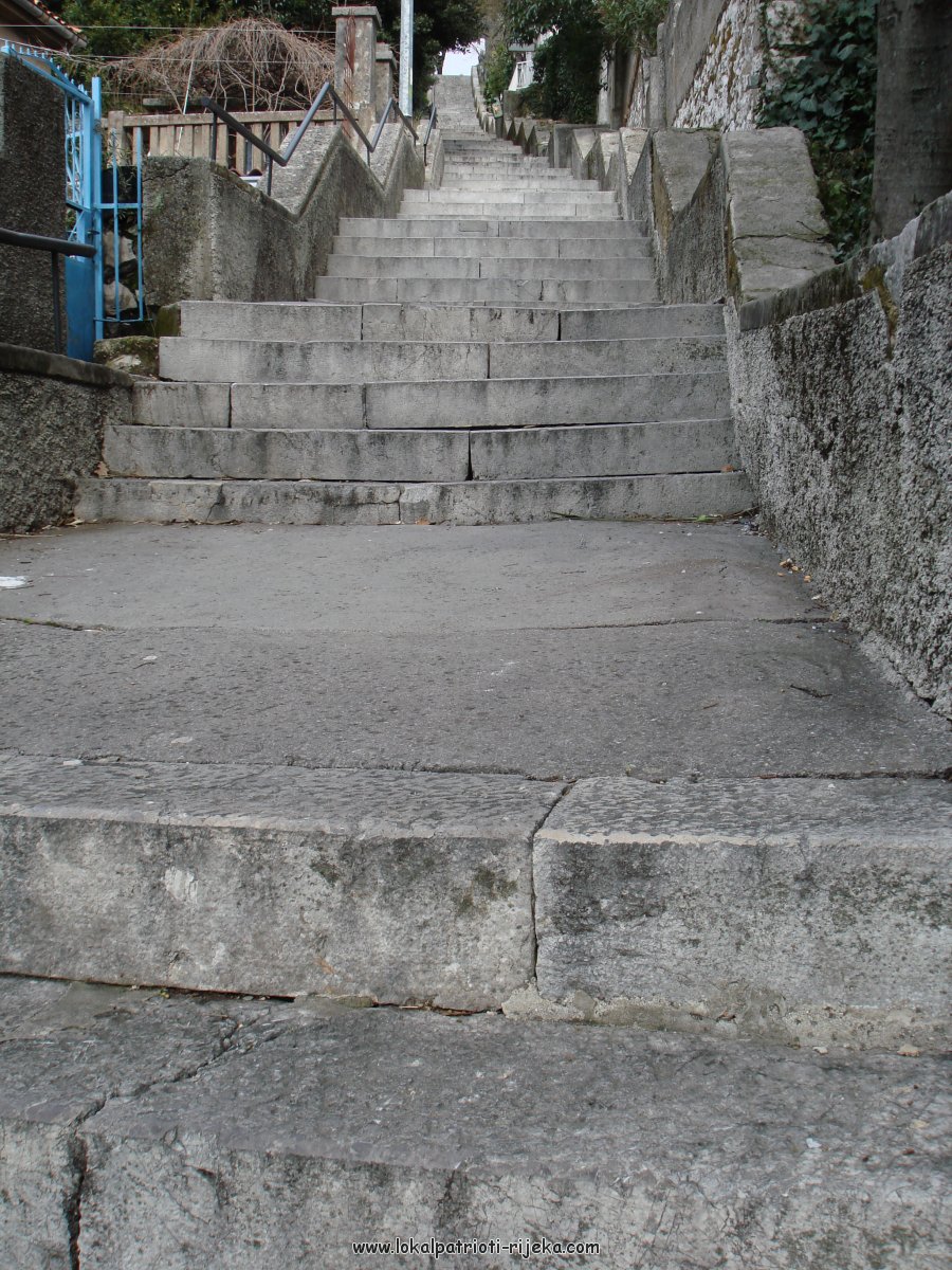 Trsatske stube cesta (2).JPG